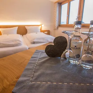 Hirsch Vorderburg Inn